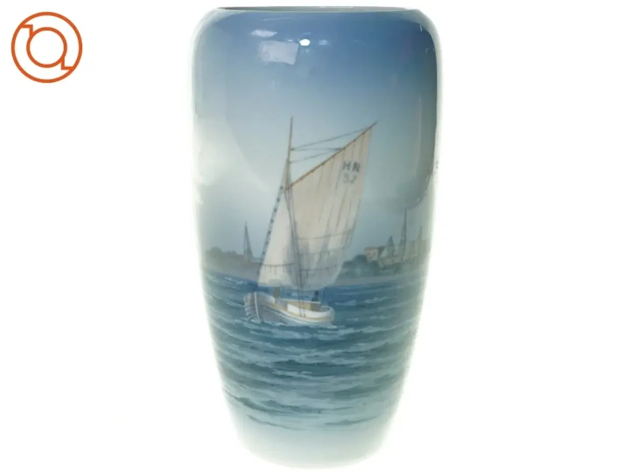 Billede 1 - Vase med marine motiv og sejlbåd, Royal Copenhagen nr. 2609-1049 fra Royal Copenhagen (str. 23 x 12 cm)