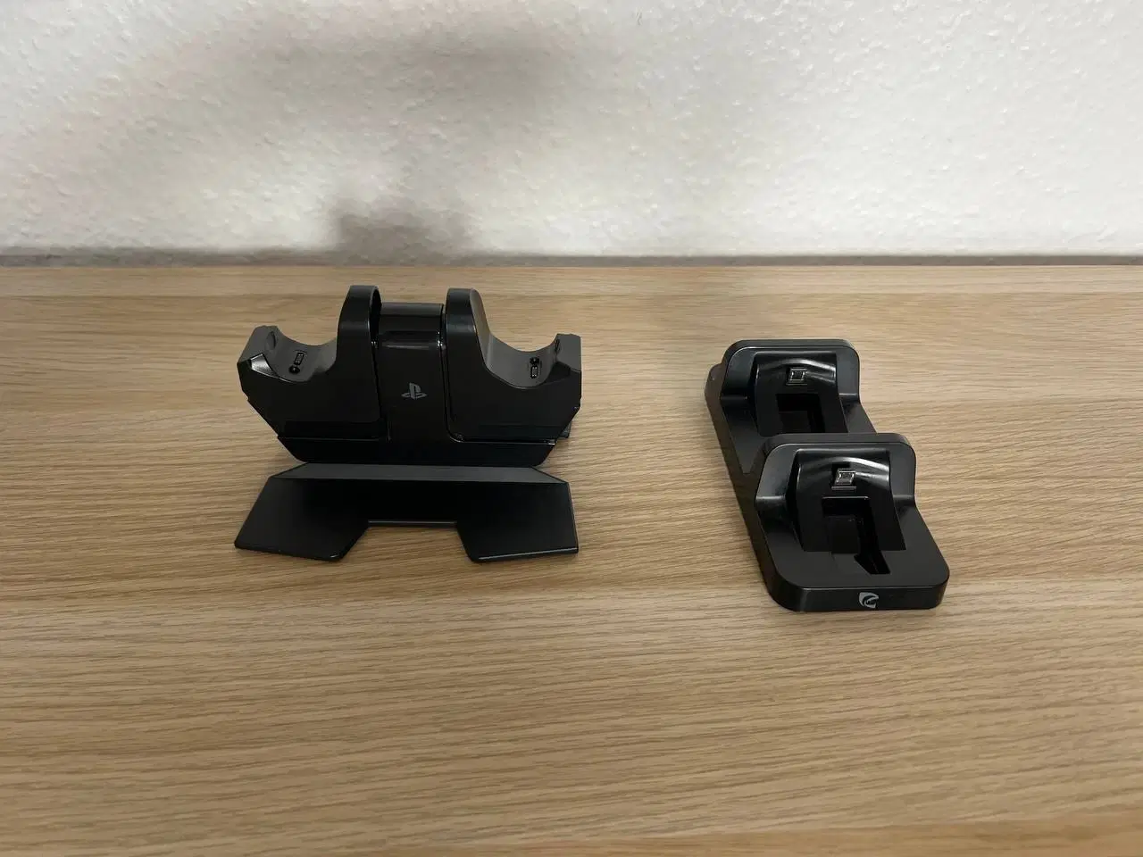 Billede 4 - PlayStation 4 med 4 controllere, spil & tilbehør