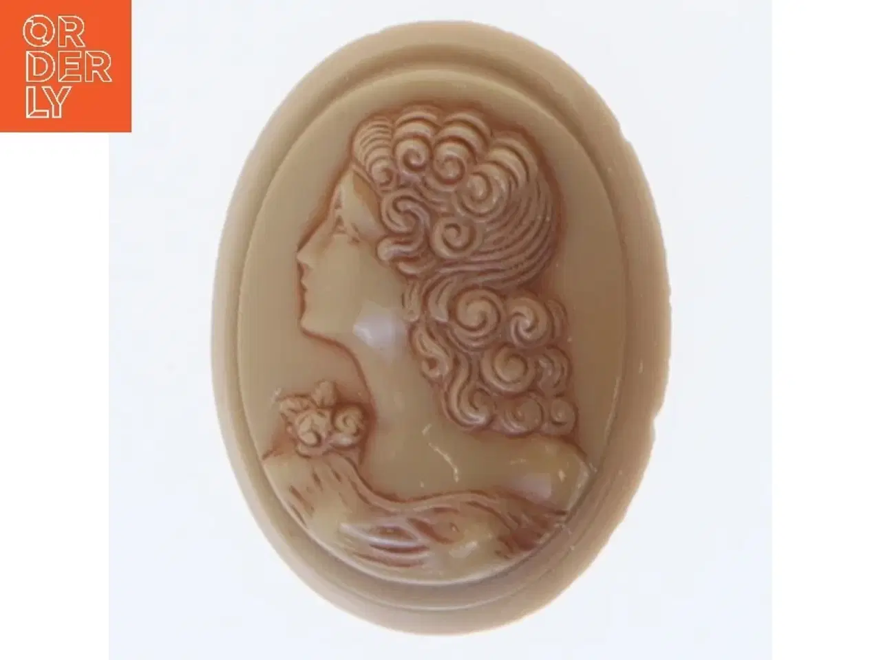 Billede 1 - Oval broche med portræt (str. 4 cm)