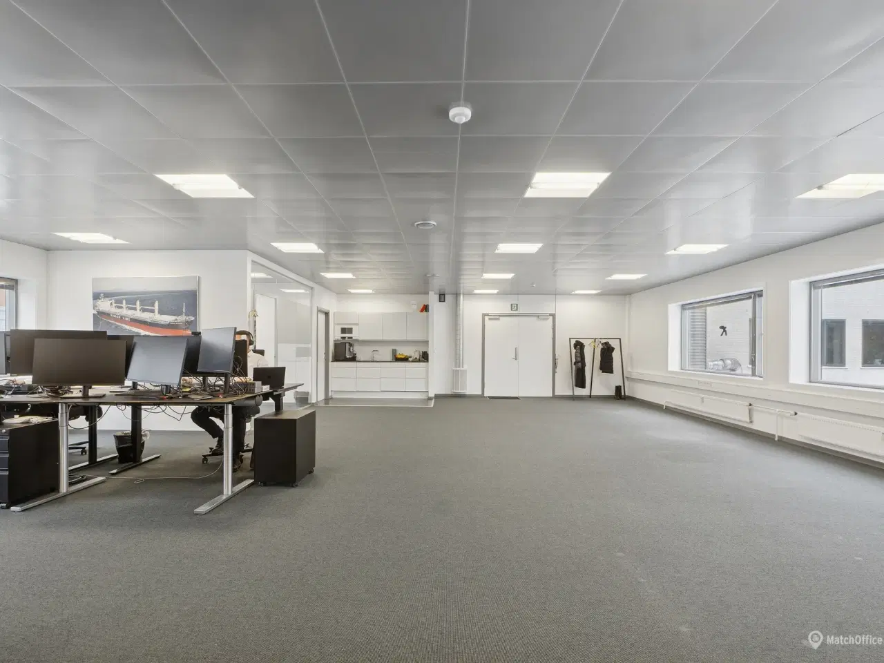 Billede 5 - Åbent kontormiljø i serviceret flerbrugerhus med stærk strategisk beliggenhed