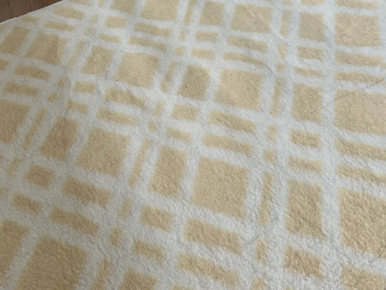 Billede 5 - Uld/ magnet tæppe VELLO