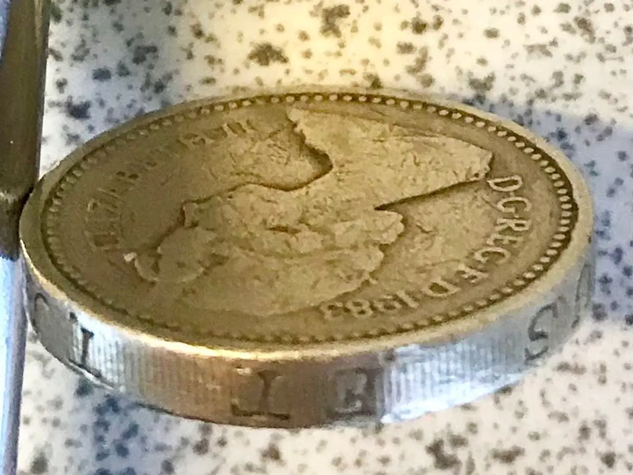 Billede 4 - One Pound 1983 Royal Arms mønter, United Kingdom  
