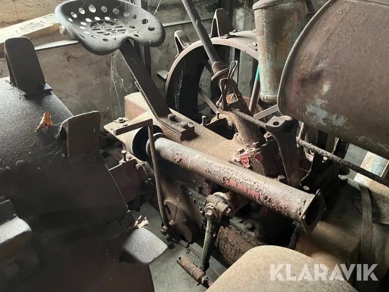 Billede 8 - Veterantraktor Farmall