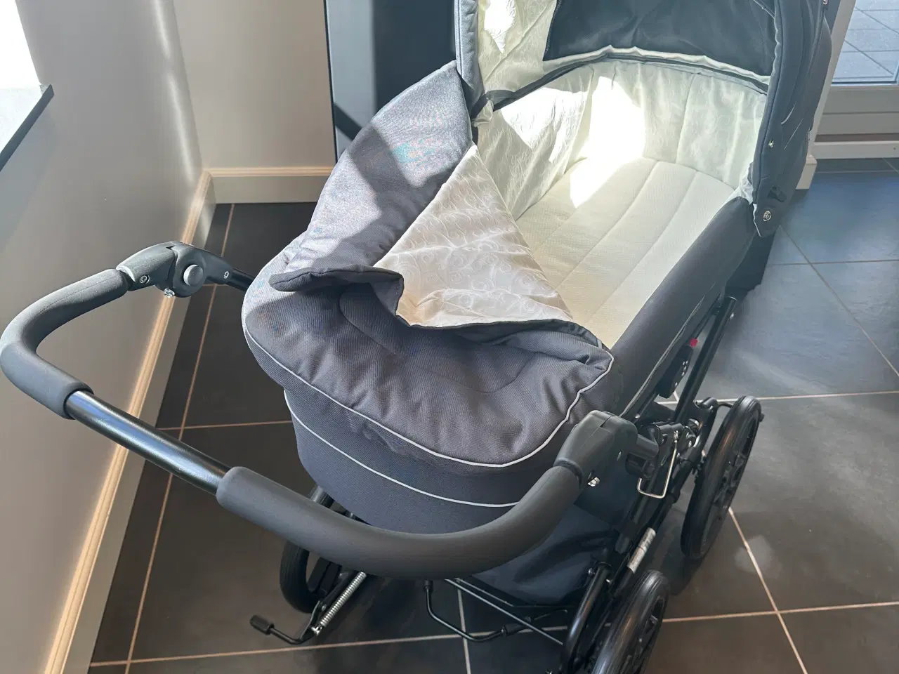 Billede 7 - Helt ny barnevogn med lift