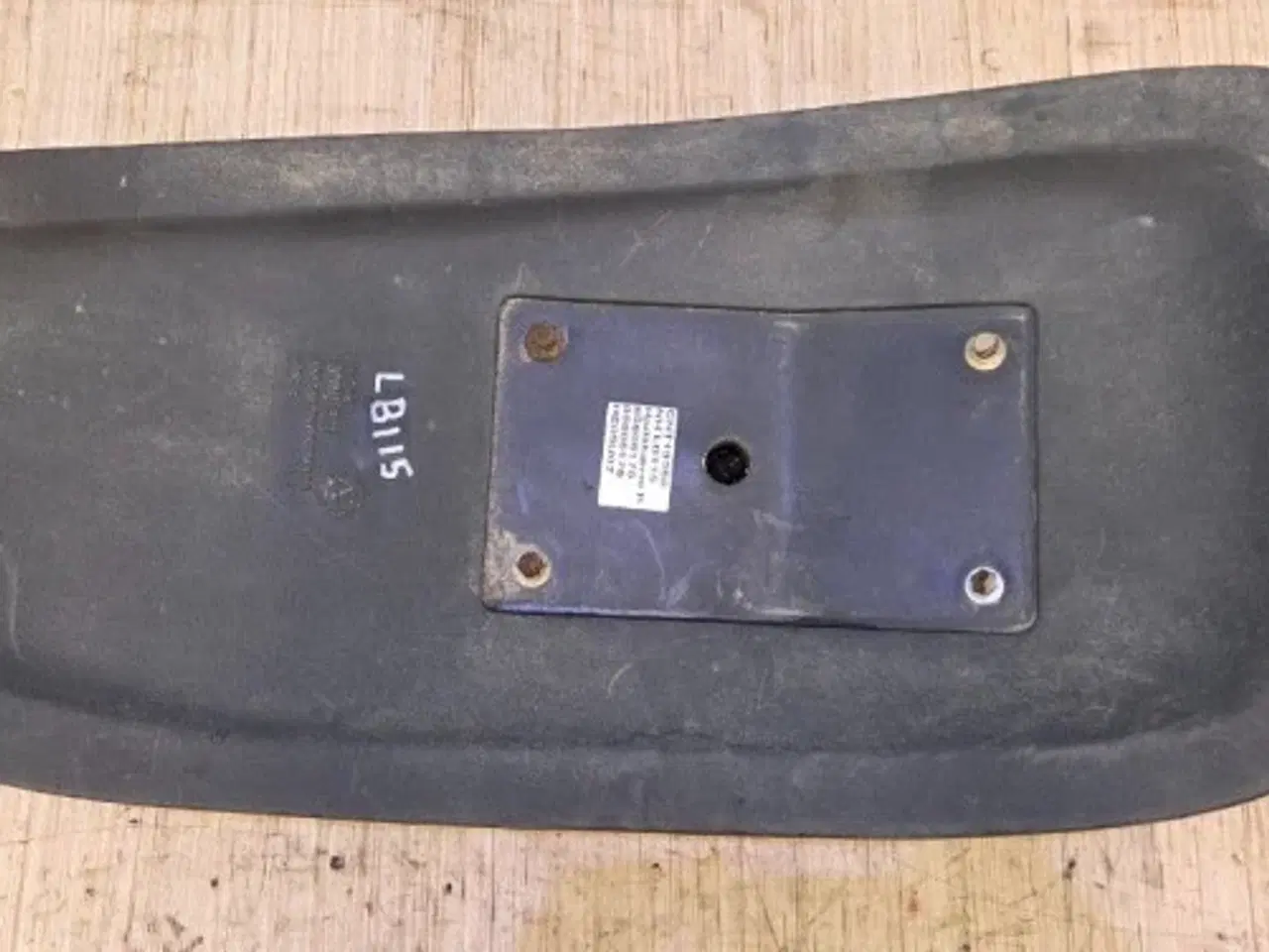 Billede 3 - New Holland LB115 Hjulskærm R. 85806175