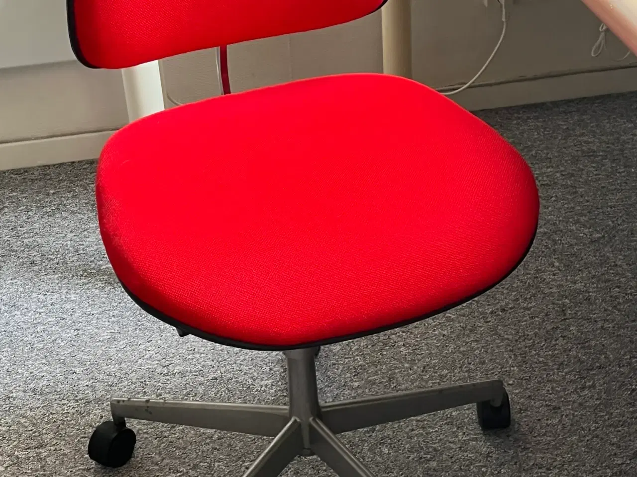 Billede 1 - Labofa kontorstol, rød, justerbar