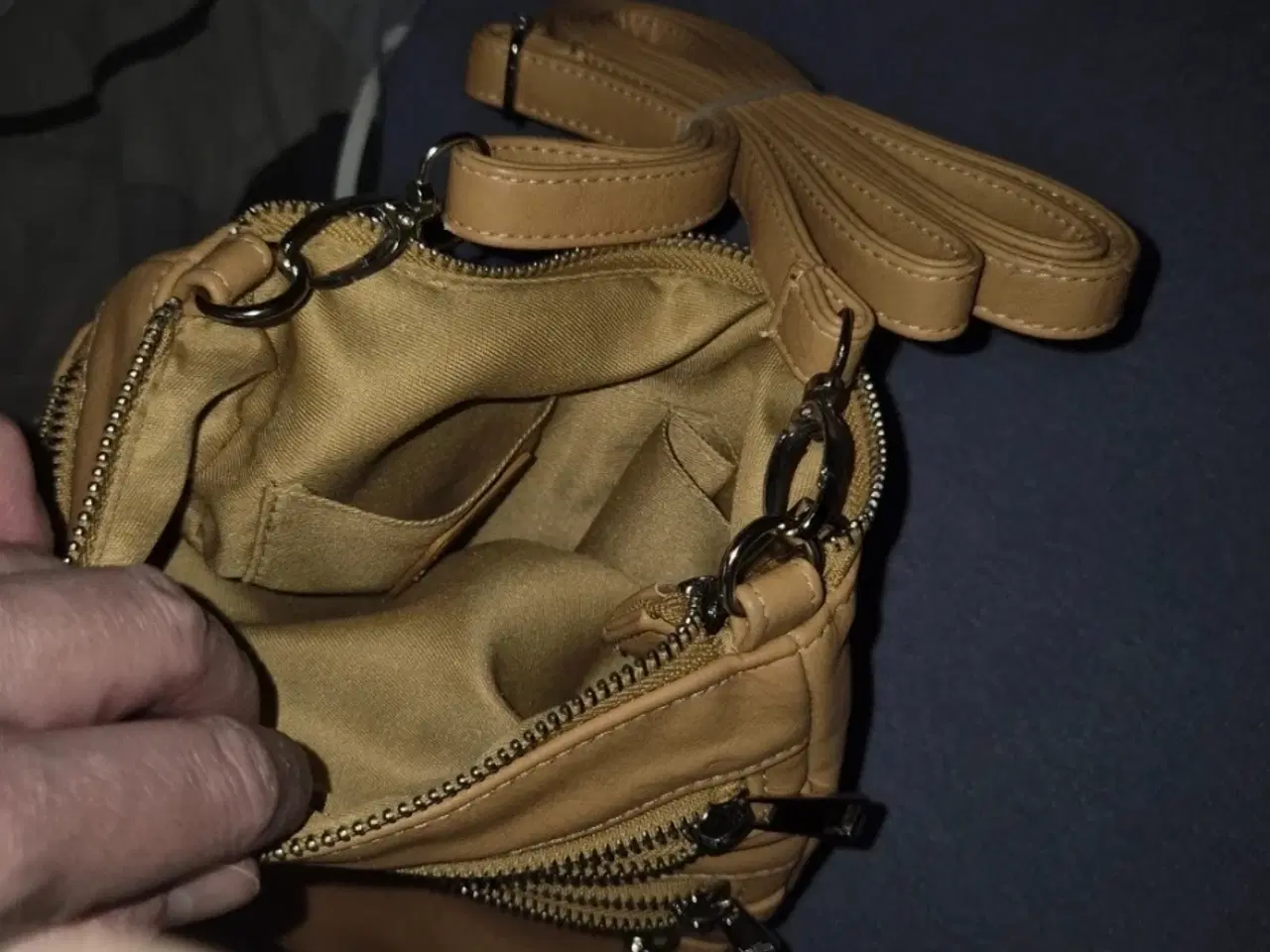 Billede 4 - Taske med snor