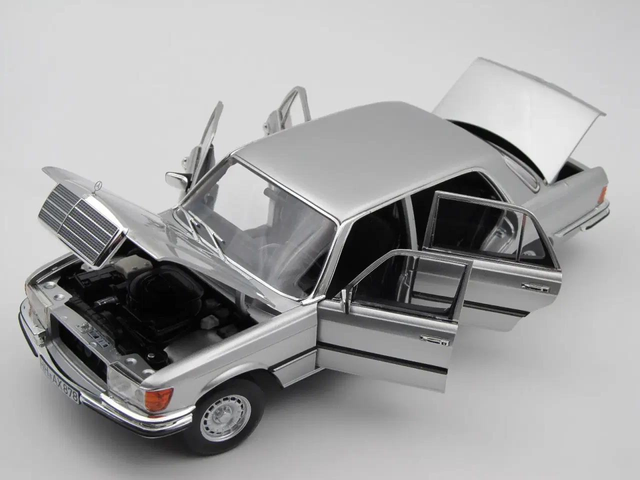 Billede 4 - 1976 Mercedes-Benz 450 SEL 6,9 W116 1:18