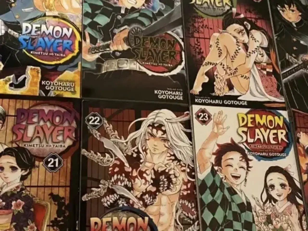 Billede 4 - Demon Slayer bøger