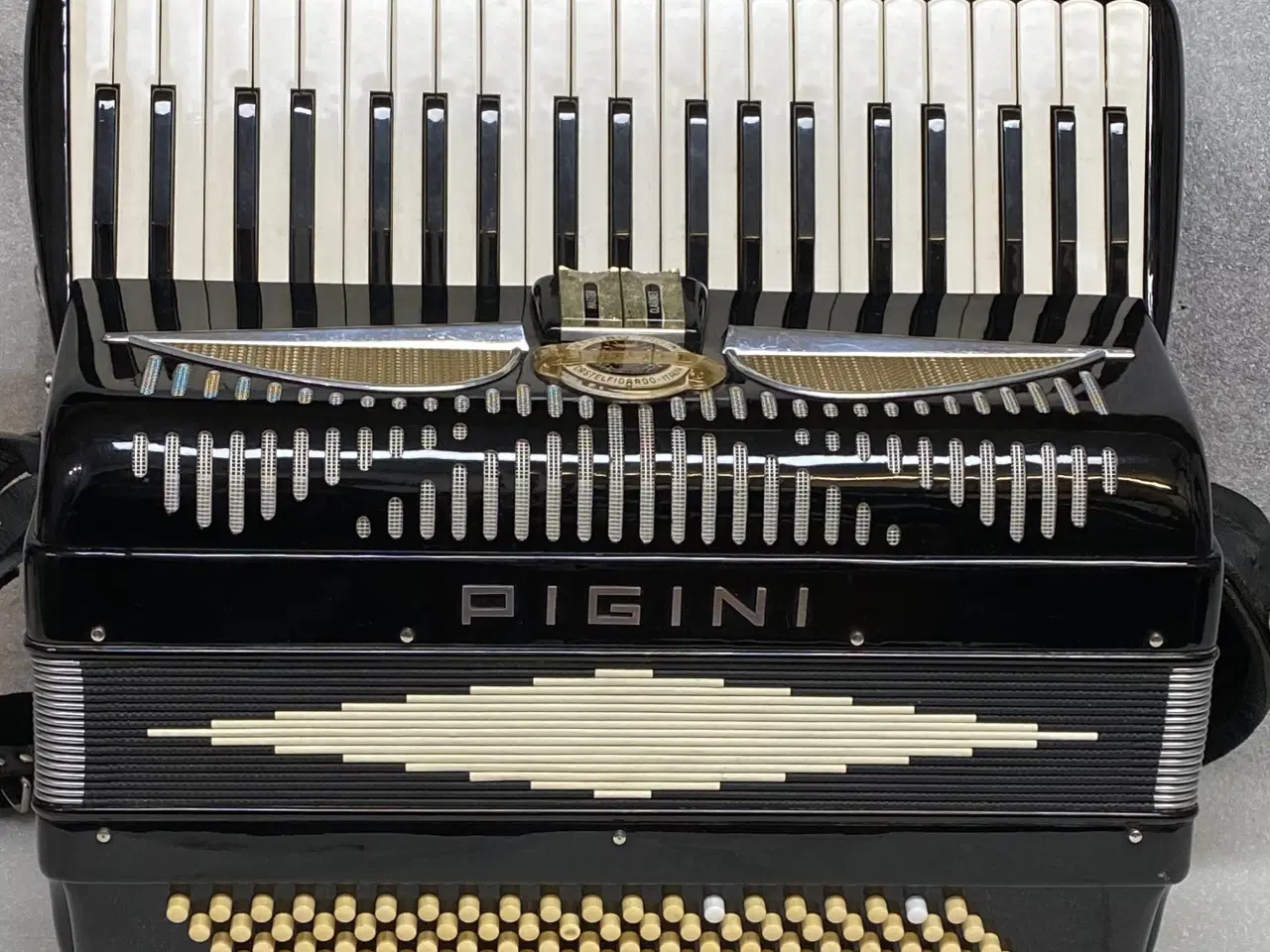 Billede 1 - PIGINI tangharmonika – 41/120 – kompakt og let