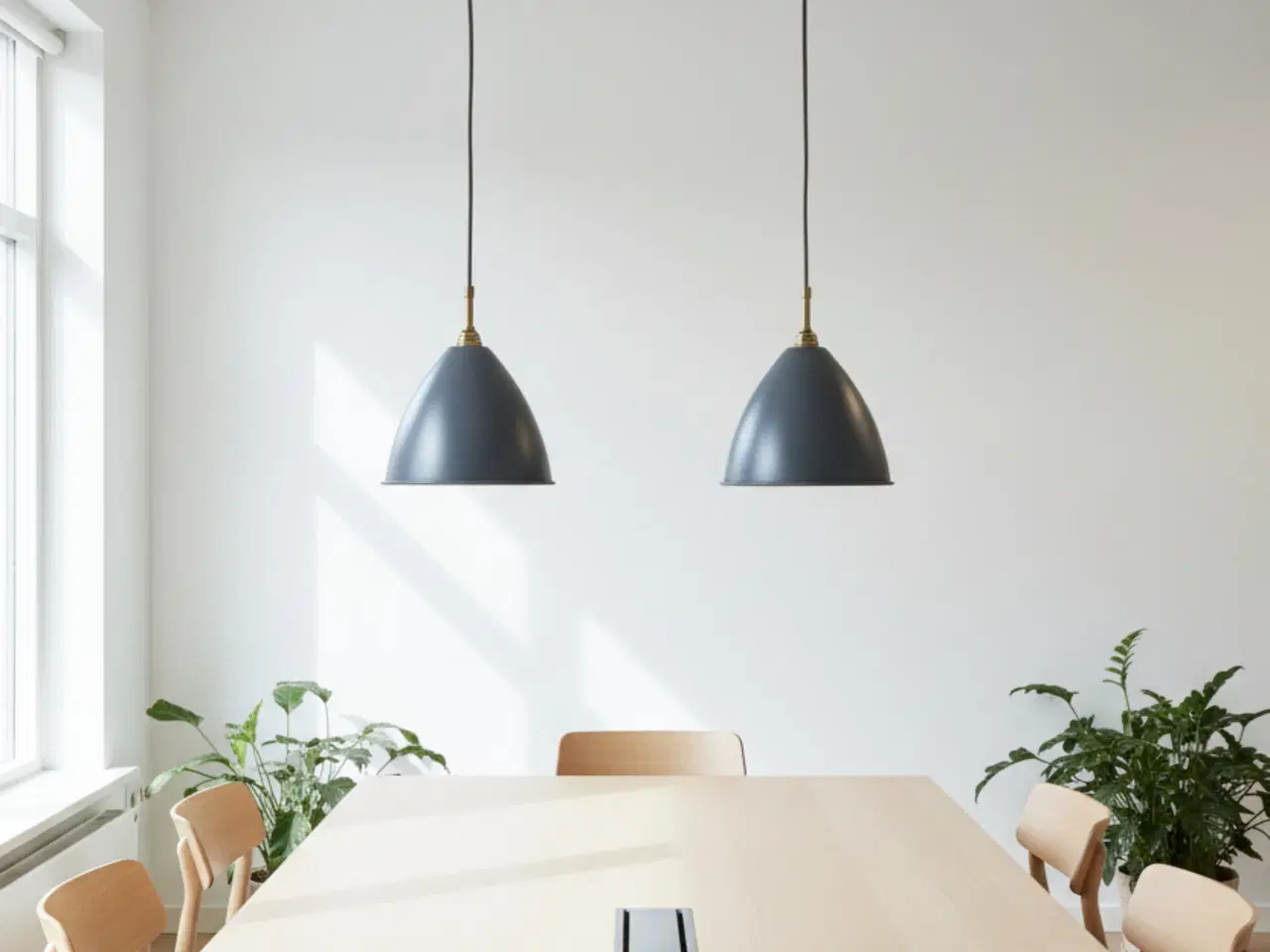 Billede 2 - Gubi BL9 Pendel – Grå/Messing Ø21 cm