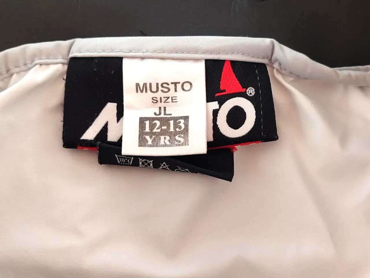 Billede 6 - Sejlerjakke, Musto Performance str. 12-13 år