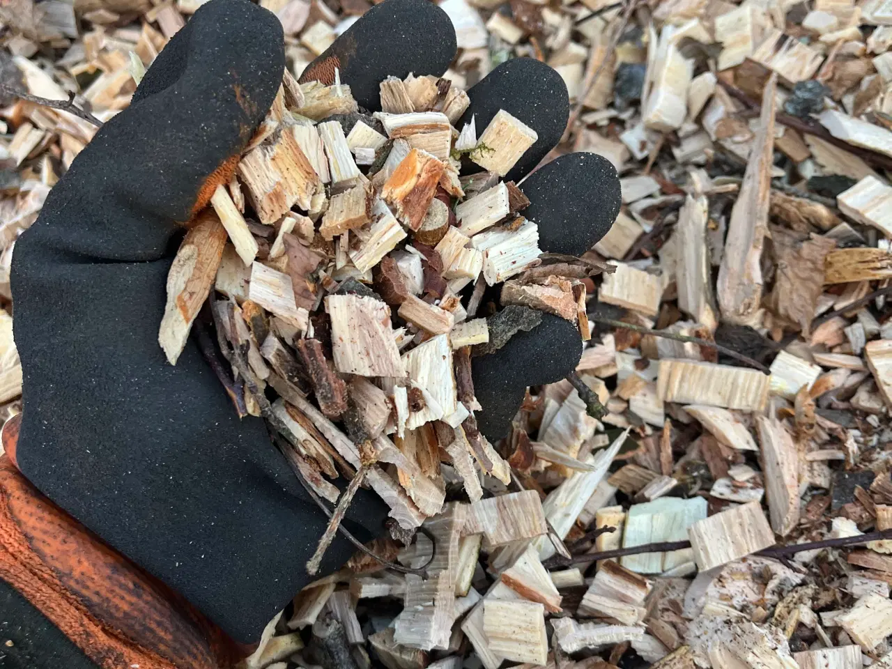 Billede 1 - Træflis i 1 m3 sæk