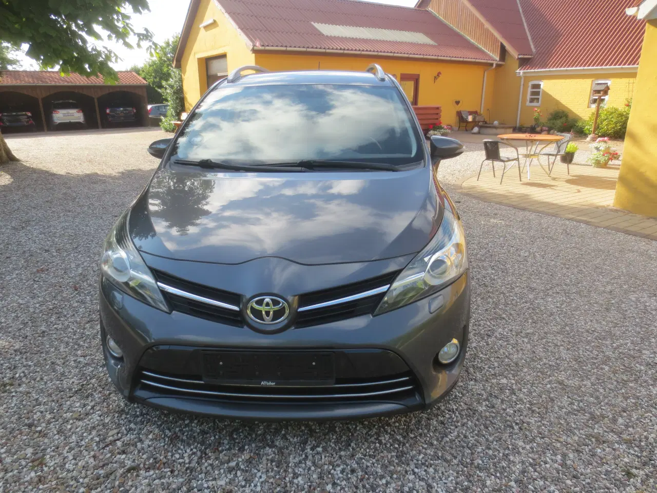 Billede 2 - Toyota Verso 1.6 D 7 Pers År 2014. 