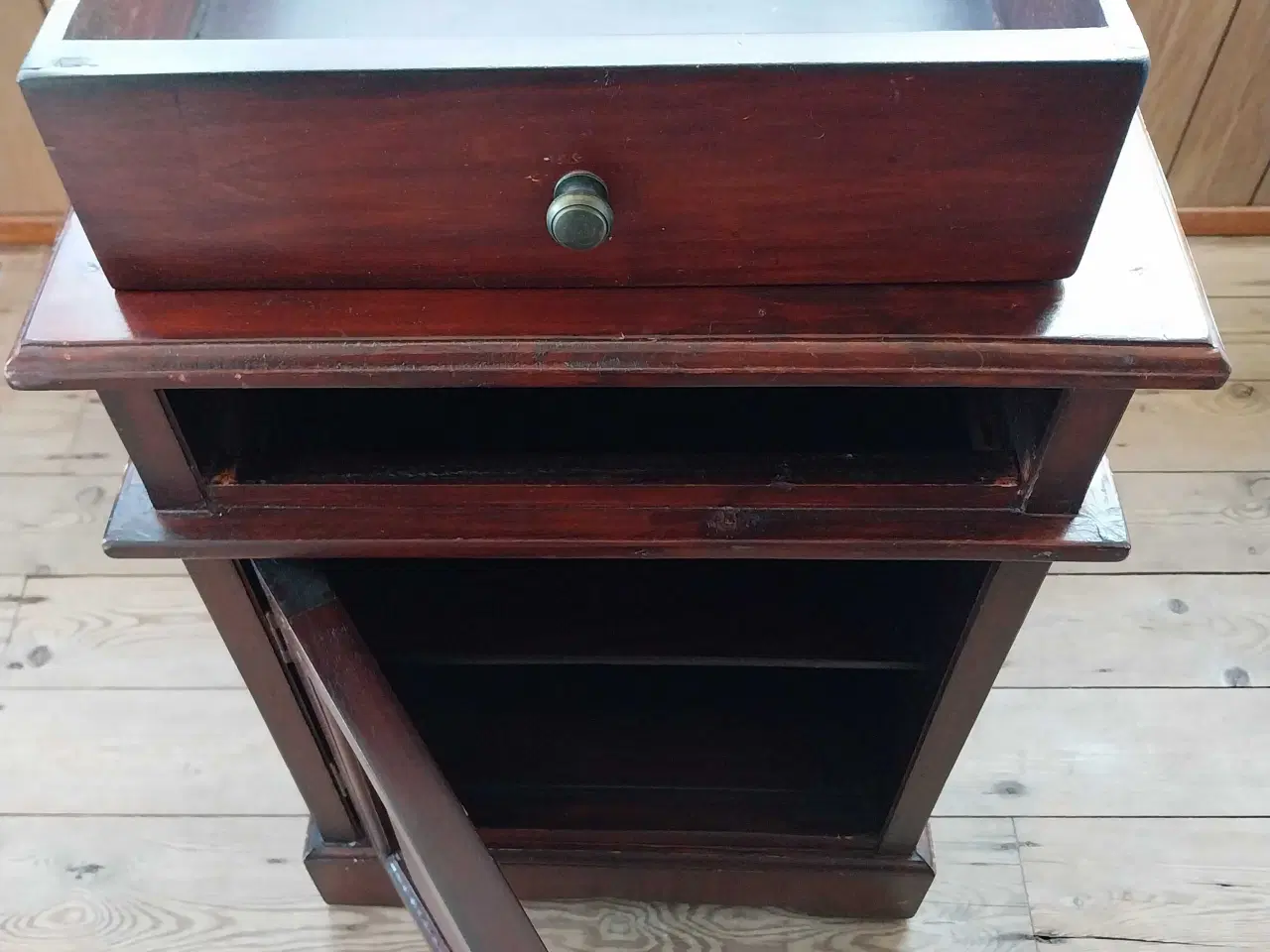 Billede 1 - Sengebord 