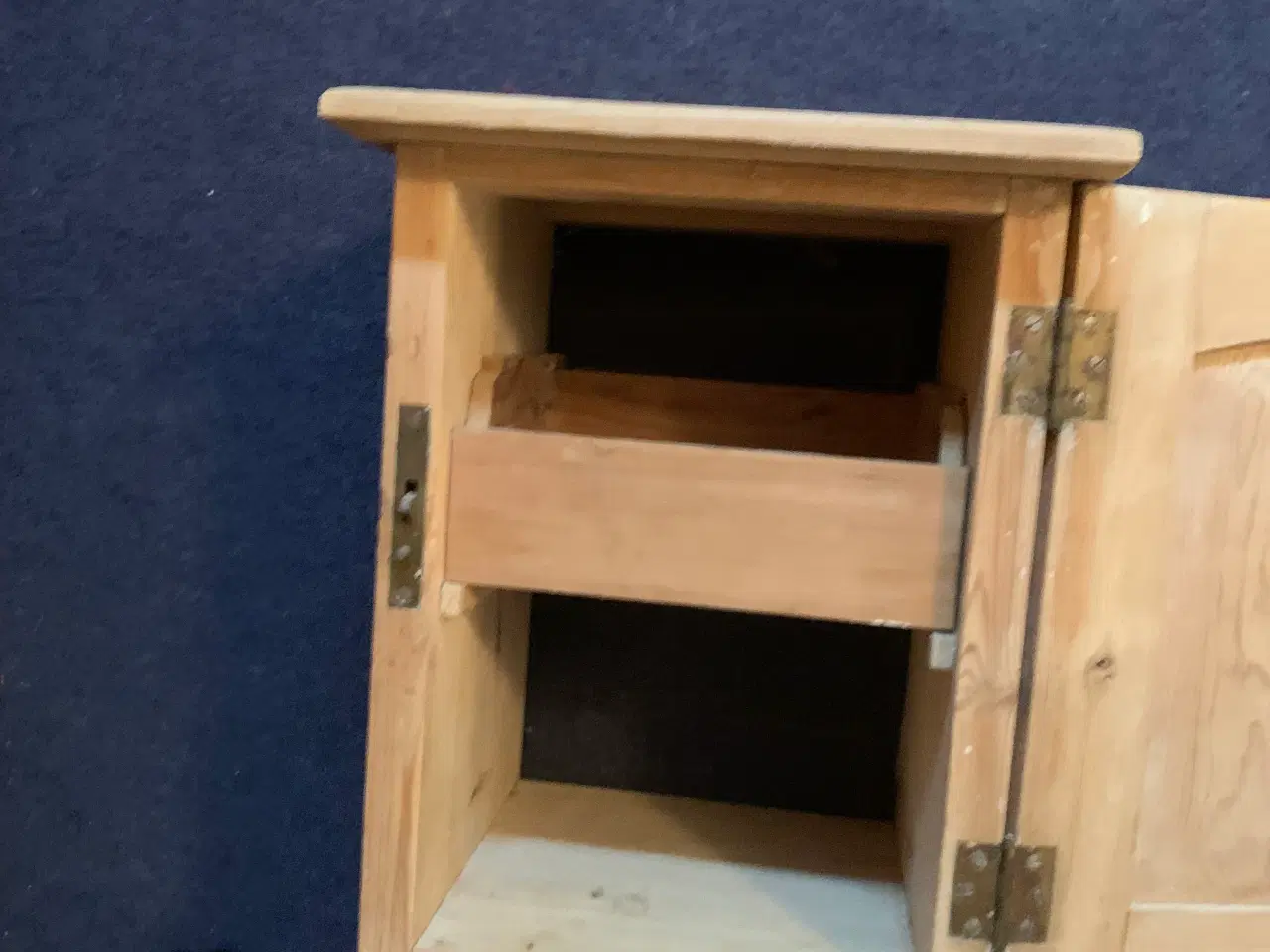 Billede 5 - Fine små væg/senge skabe