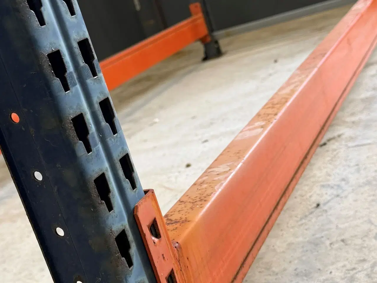 Billede 8 - - - - Stort parti reoler