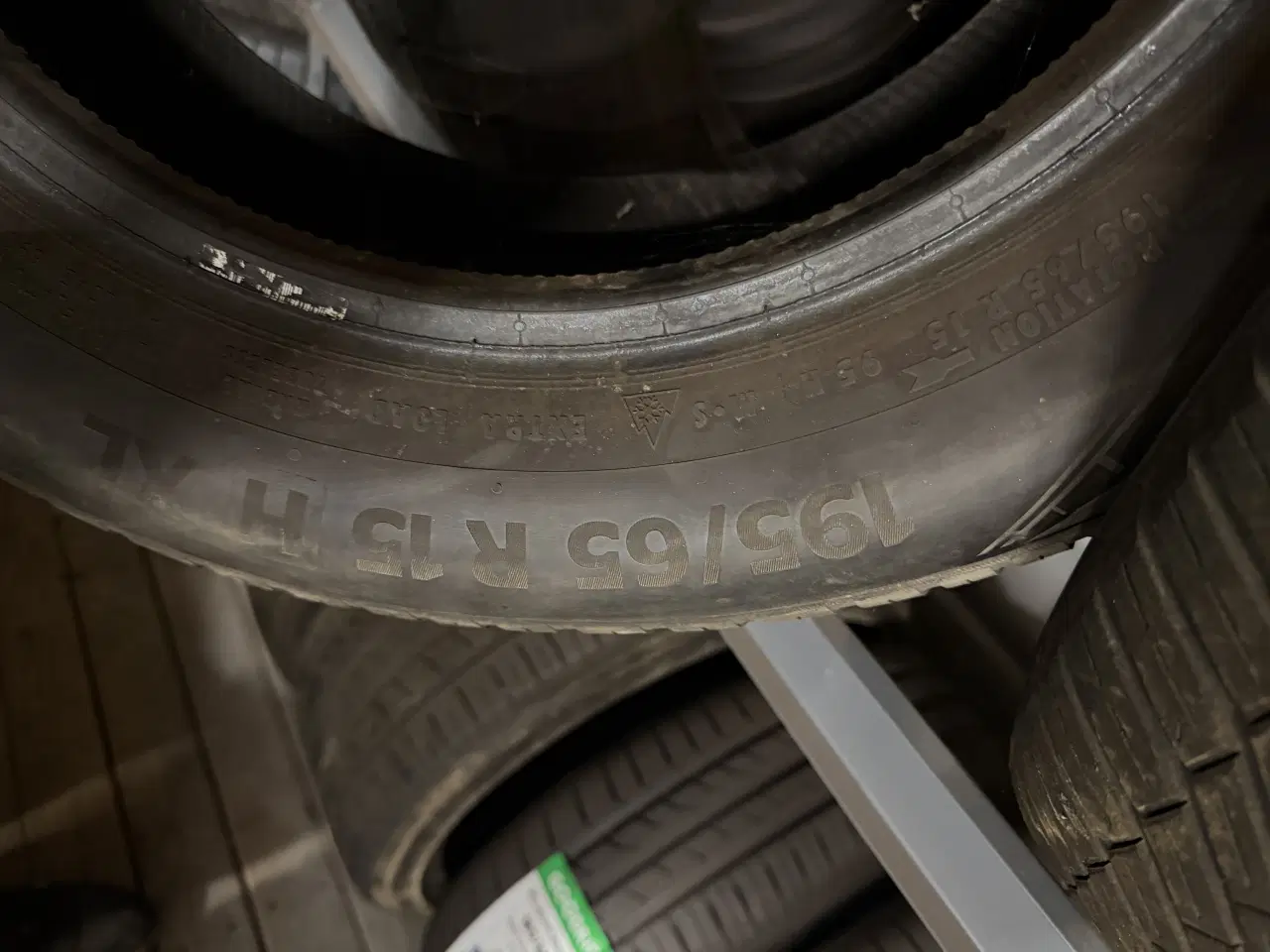 Billede 3 - Conti helårsdæk 195/65/15