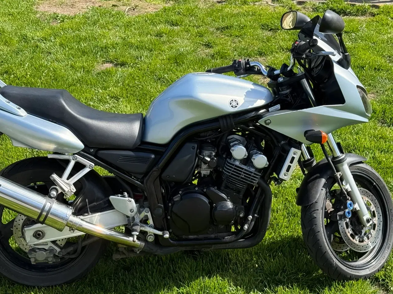 Billede 2 - Nysynet Yamaha FZS 600 Fazer, 95 hk, 2003