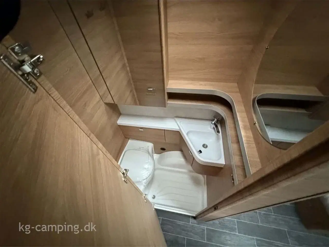 Billede 9 - 2023 - Tabbert Da Vinci 540 E 230   Næsten ny vogn med enkeltsenge og Commodore 3m fortelt. Kan opvejes til 2000 KG