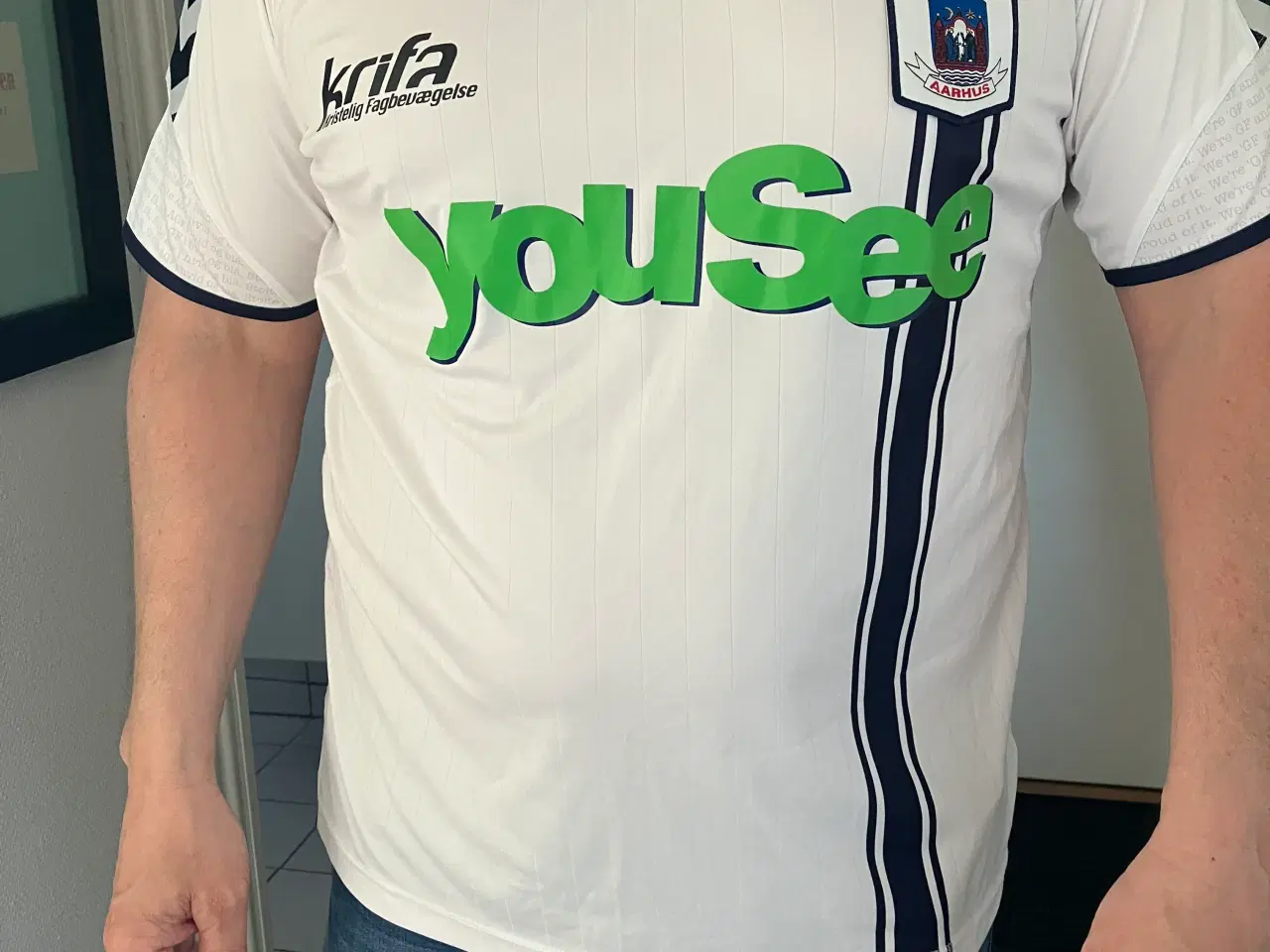 Billede 2 - AGF spilletrøje med tryk. 