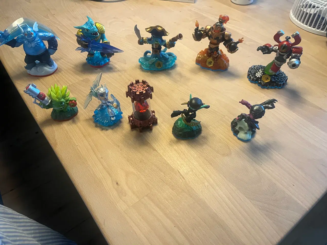 Billede 1 - Blandet skylanders figurer 