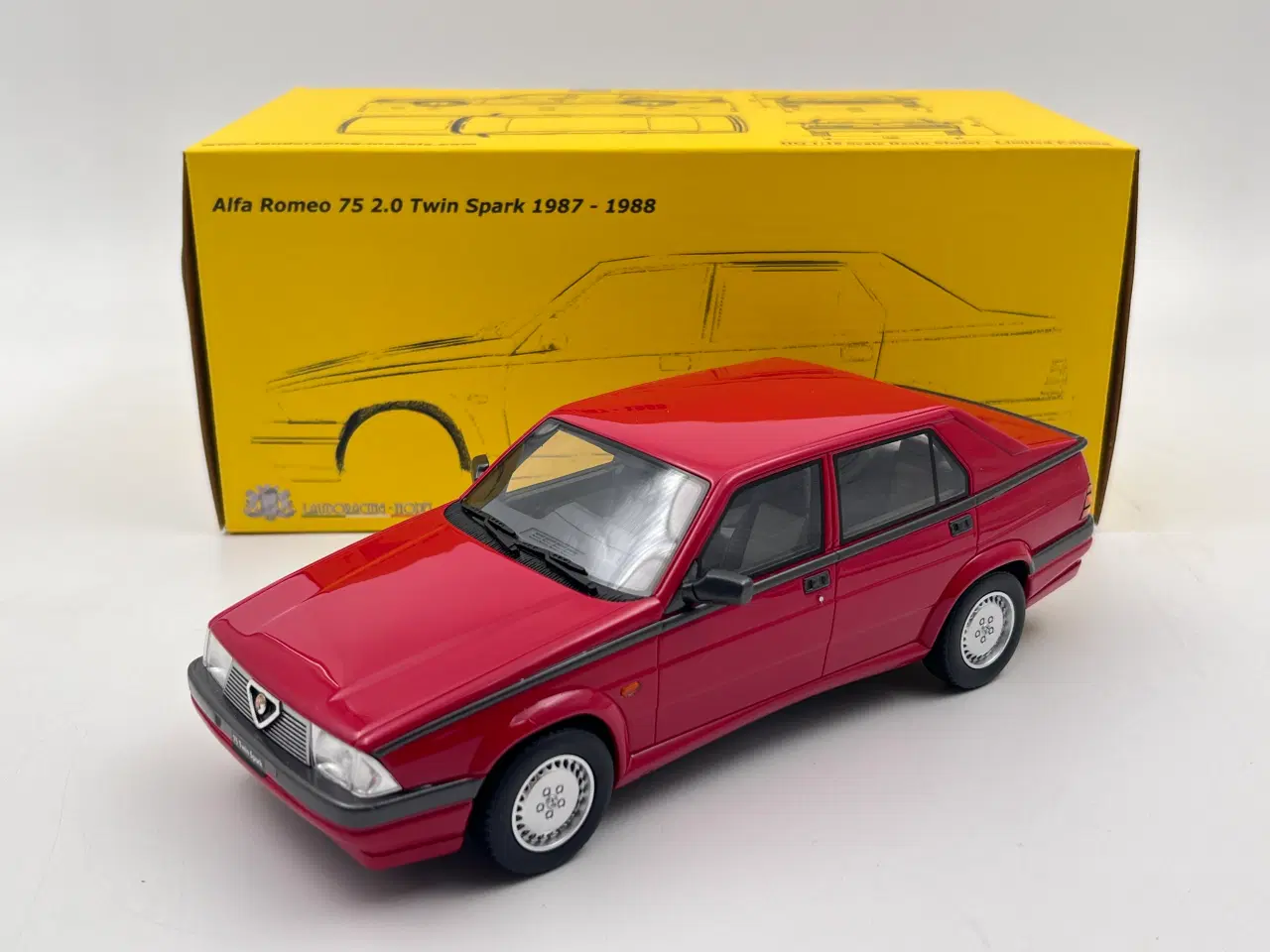 Billede 8 - 1987 Alfa Romeo 75 2,0 Twin Spark - 1:18