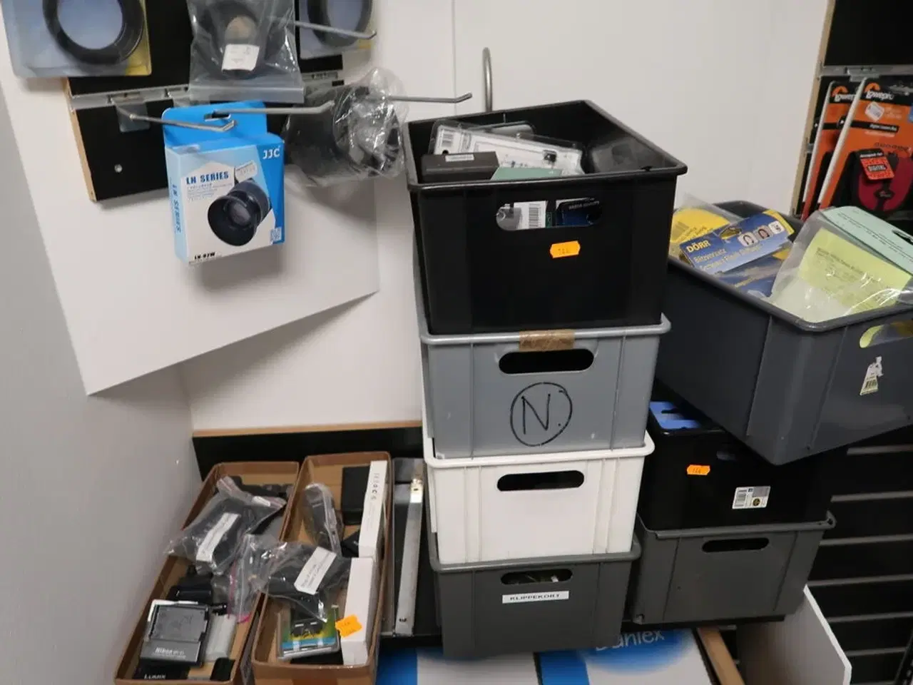 Billede 1 - Div. Batterier, ladere og kameraudstyr