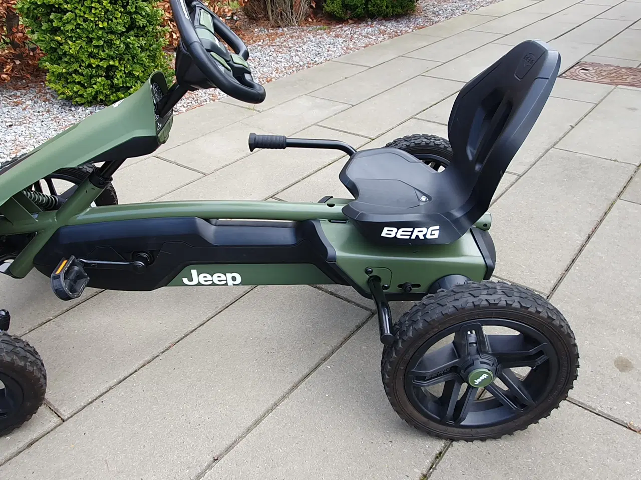 Billede 2 - BERG Jeep Cherokee m/LED-lys og off-road fjedre