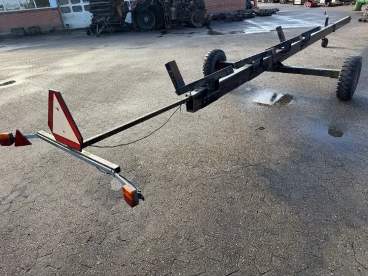 Billede 14 - New Holland 24" Skærebordsvogn