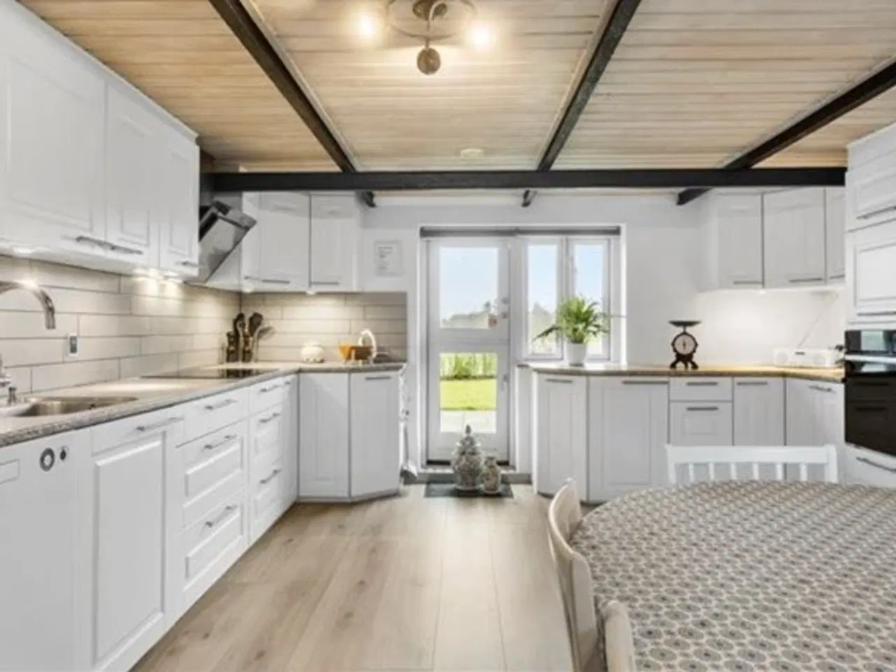 Billede 6 - Fin villa lidt ude på landet.