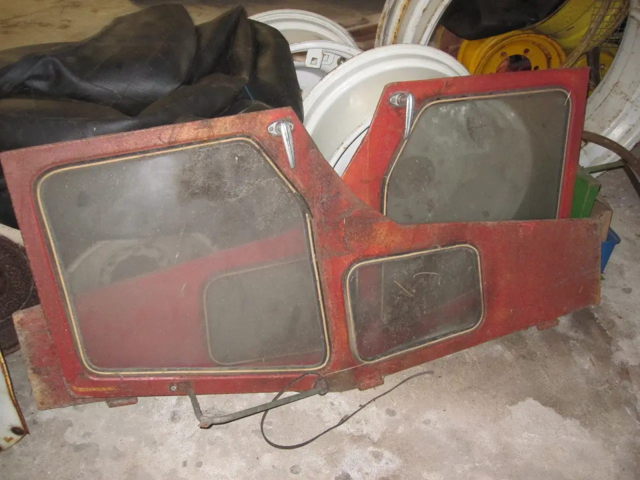 Billede 1 - 2 stk. døre til Sekura S 67 hus højre og venstre