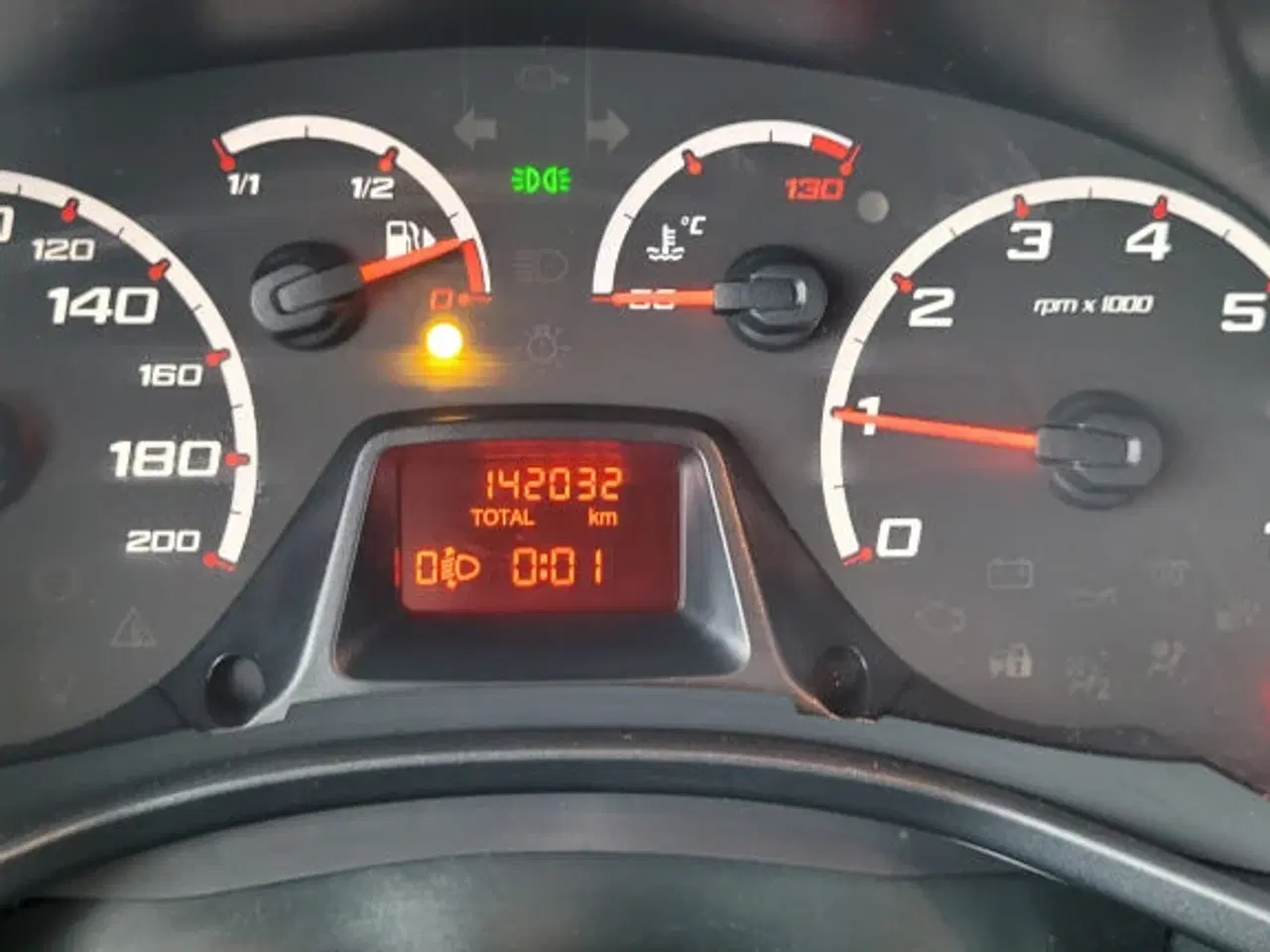 Billede 7 - Volvo V40 1.8i benzin'er stationcar med plader