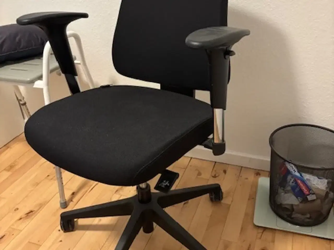 Billede 1 - meget fin kontorstol  ( canadian ergo)