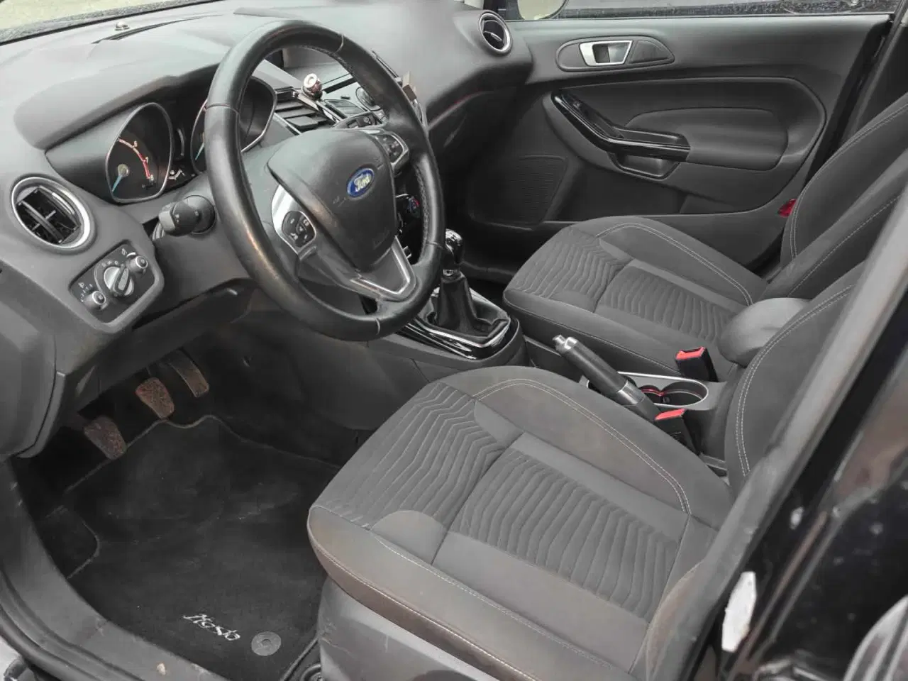 Billede 2 - 125 hk Ford Fiesta med træk