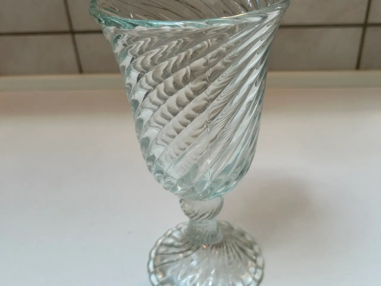 Billede 1 - Pokal vase i rillet glas, RETRO
