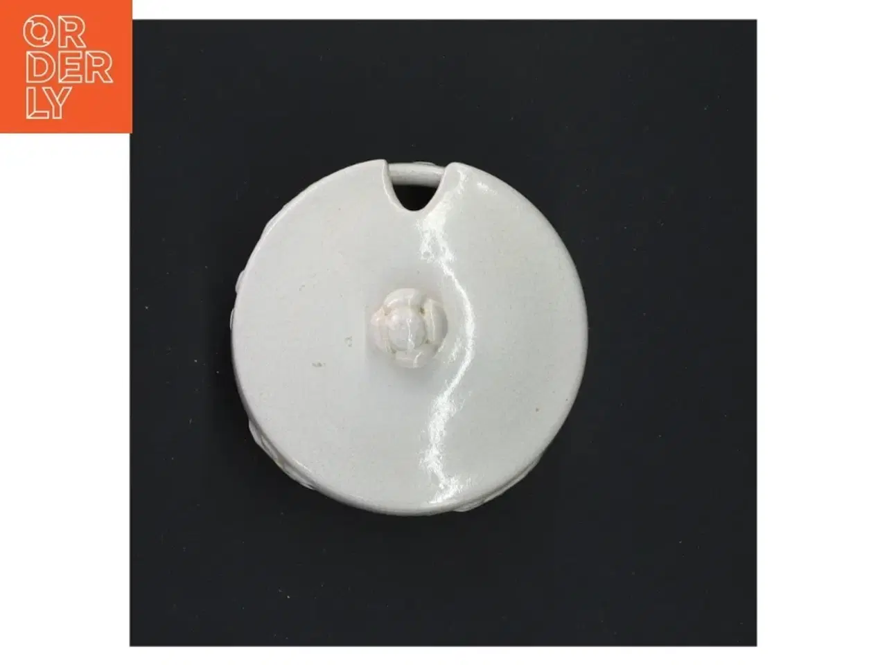 Billede 3 - L HJORT keramik med flotte detaljer  Krukke med låg (str. 8x9 cm)