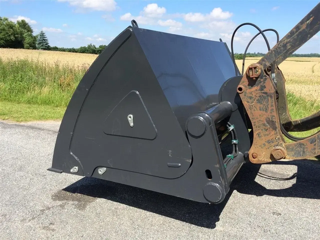 Billede 2 - - - - J-Maskiner 3kb højtipskovl