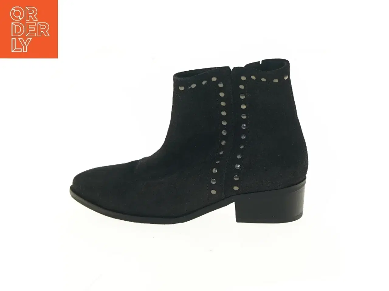 Billede 1 - Sort støvle med nitter fra Gabor (str. sål:26,5 cm)