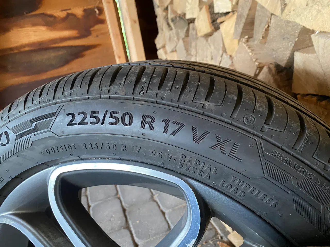 Billede 4 - 4 næsten nye sommerdæk på originale Mercedes-fælge