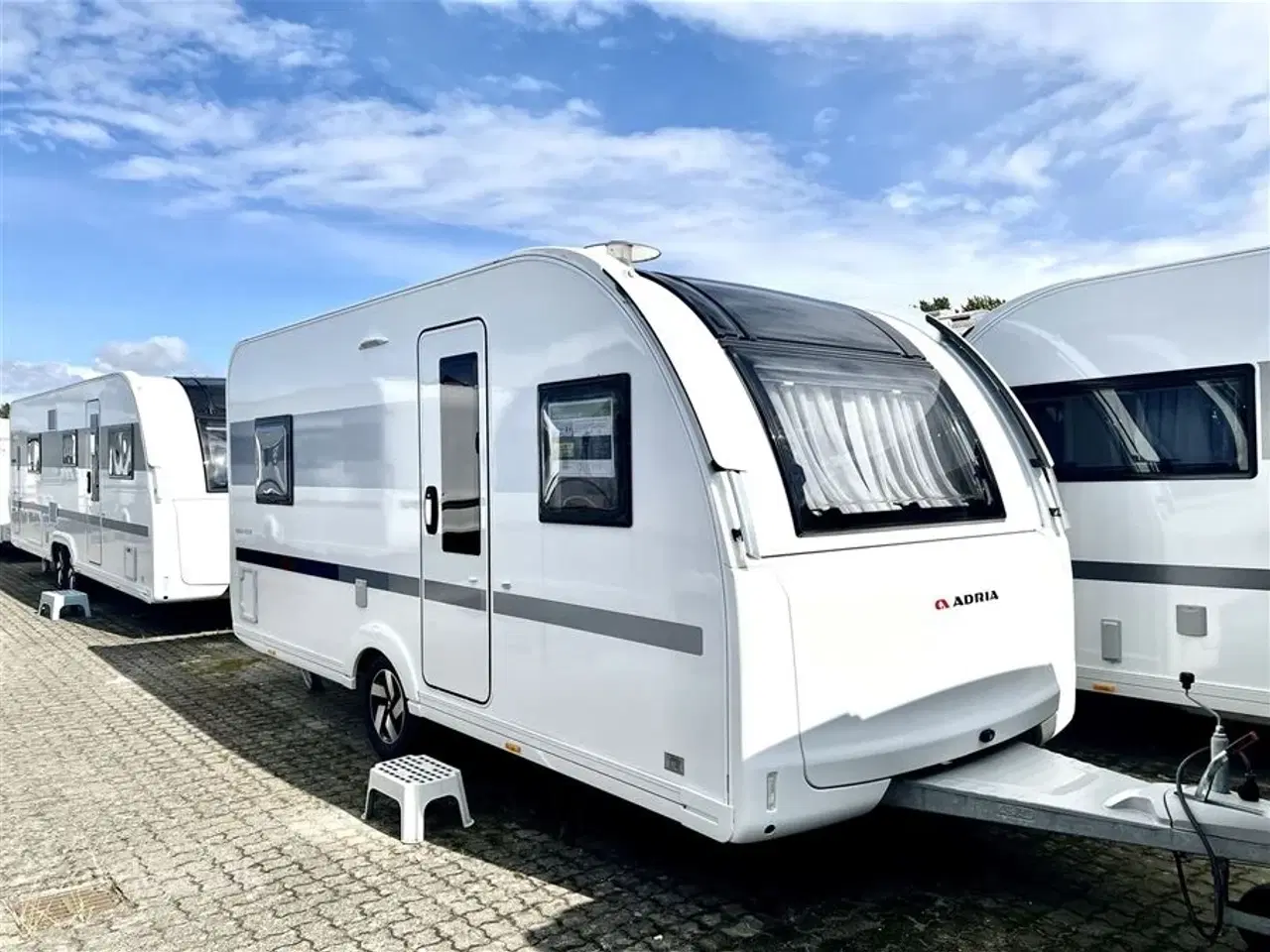 Billede 1 - 2022 - Adria Adora 472 UP    Adria Adora 472 UP 4 sovepladser, 4 siddepladser.