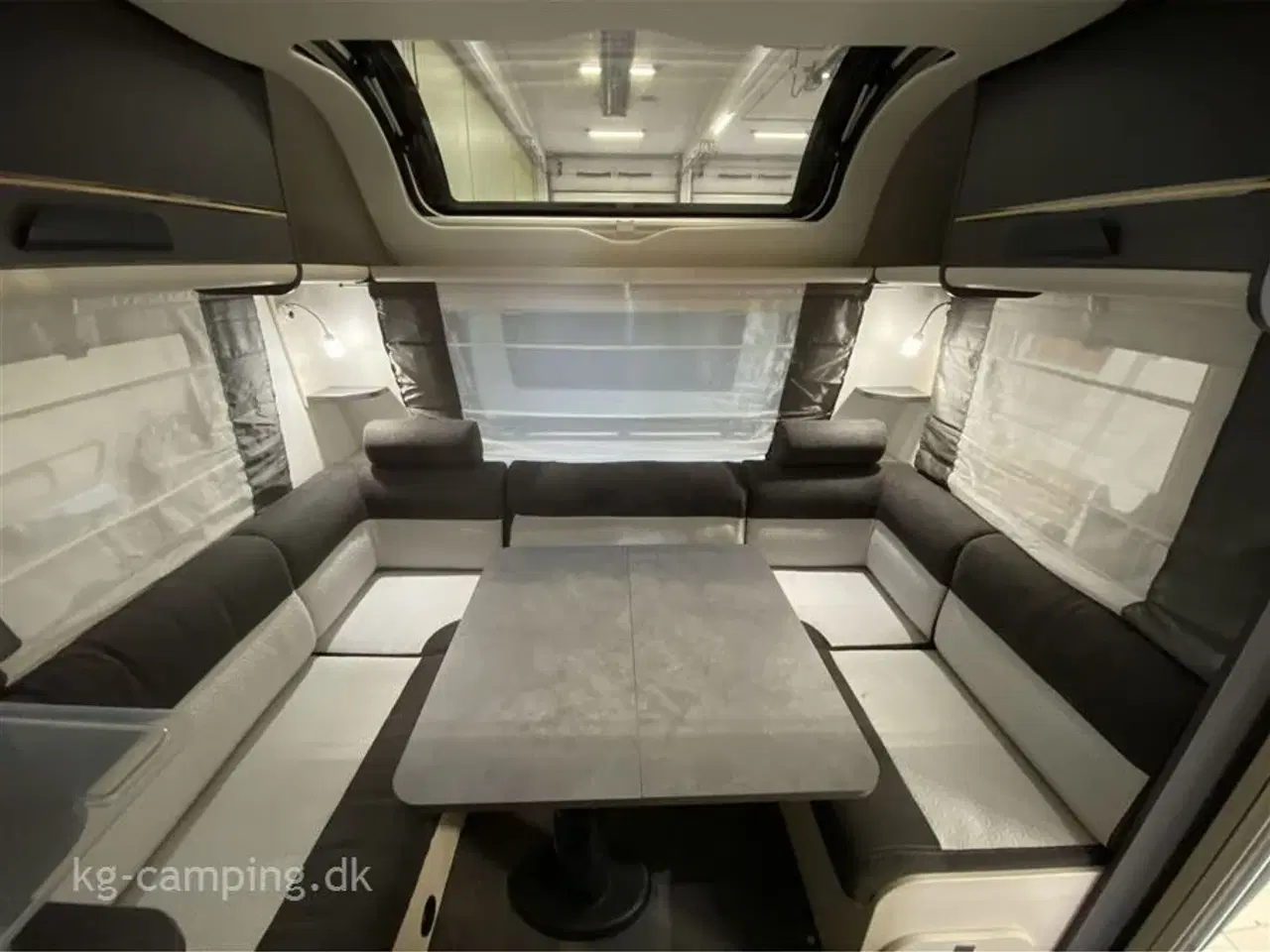 Billede 6 - 2022 - Caravelair Artica 540 PACK VIP   Super velholdt vogn med kompressor køleskab - fritstående seng - Truma Combi 6E