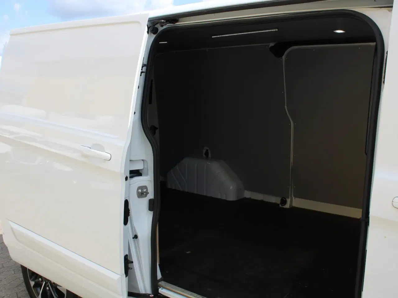 Billede 13 - Ford Transit Custom 320L 2,0 TDCi 185 Sport aut.