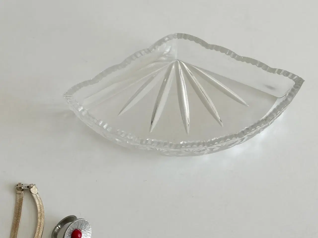 Billede 3 - Smykkeskål, presset glas