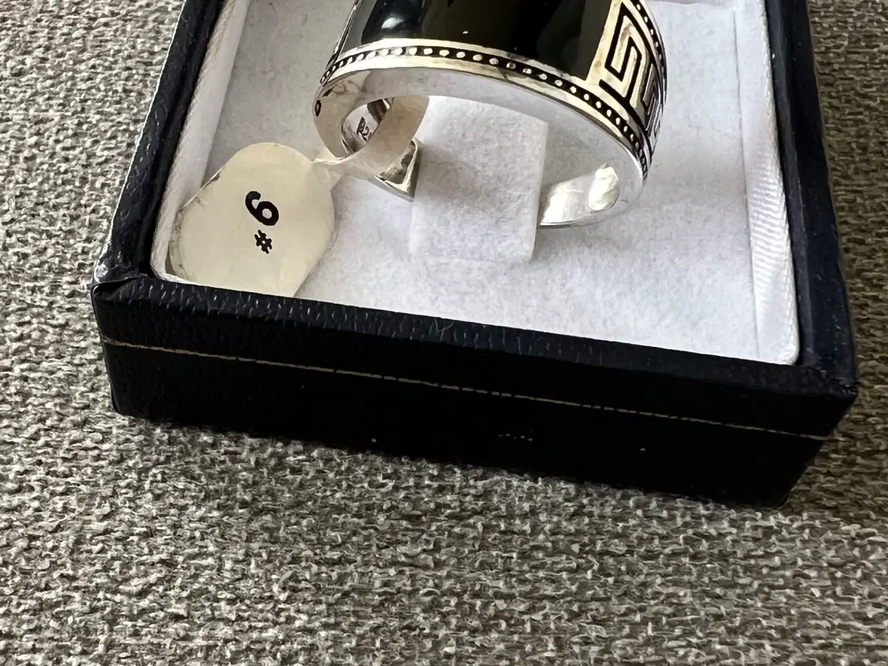 Billede 8 - Sølv ring med sort sten