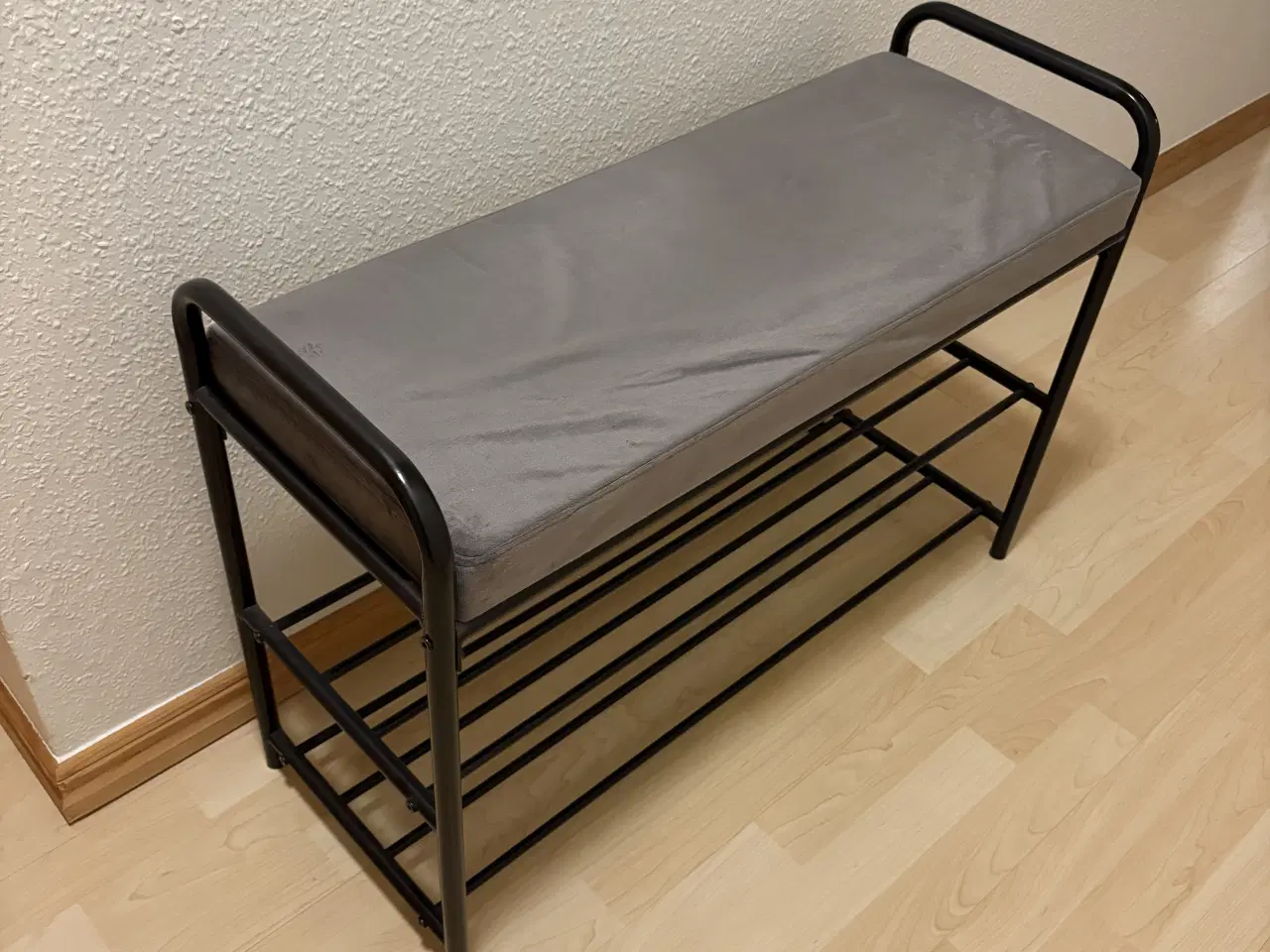 Billede 1 - Skoreol med hynde