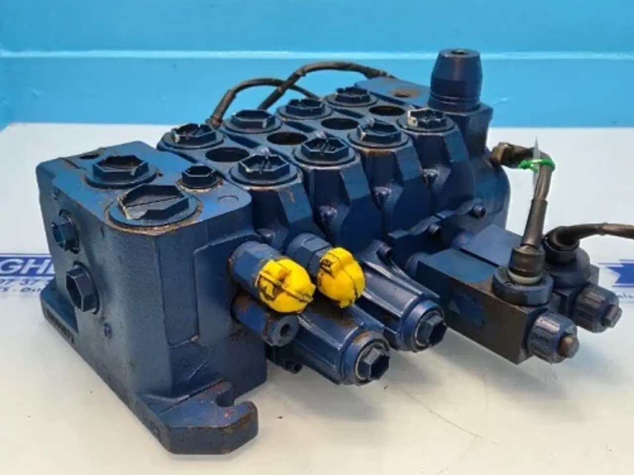 Billede 15 - New Holland LM5080 Hydraulikventil 87358442