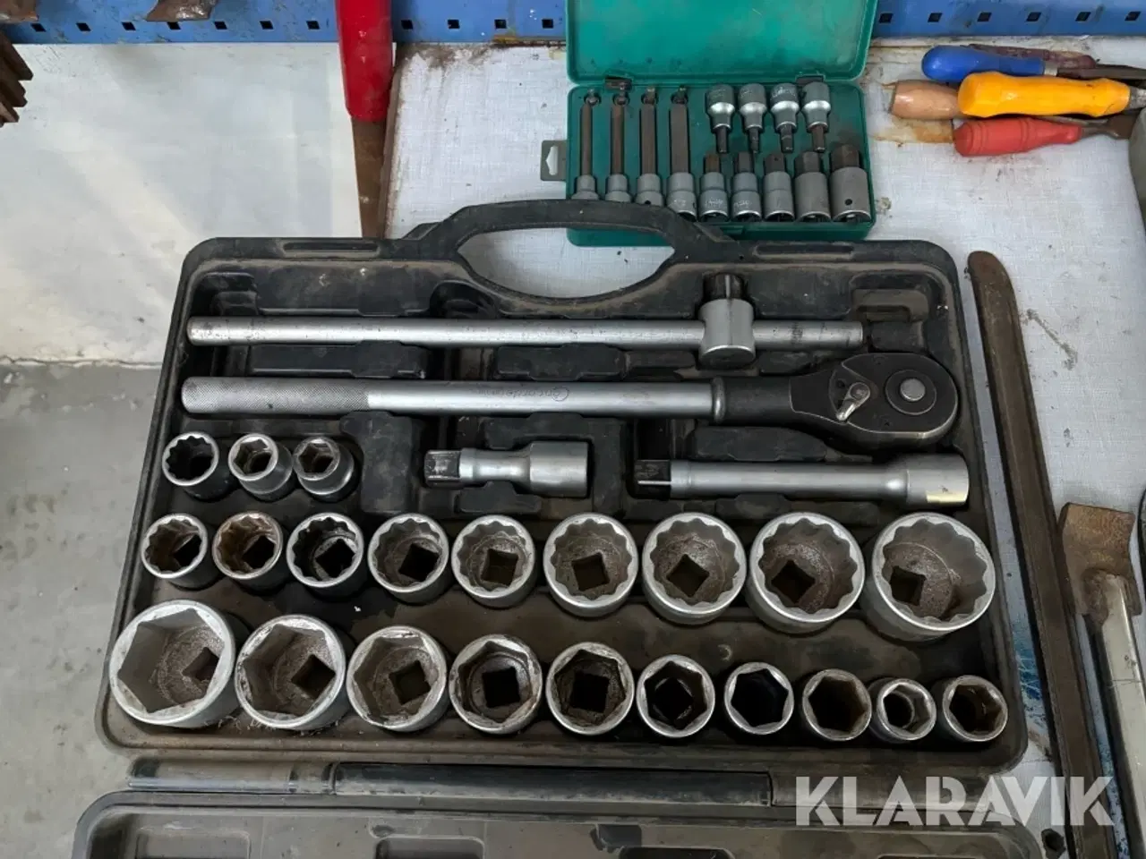 Billede 7 - Værkstedsbord & tavle inkl værktøj