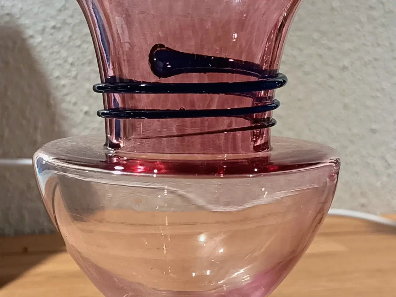 Billede 2 - Kosta Boda - Flot vase af designer MONICA BACKSTRÖ