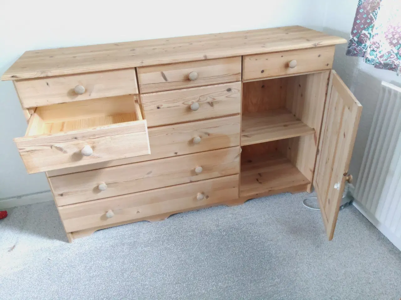 Billede 2 - Kommode skænk fyrretræ med skuffer og skab natur